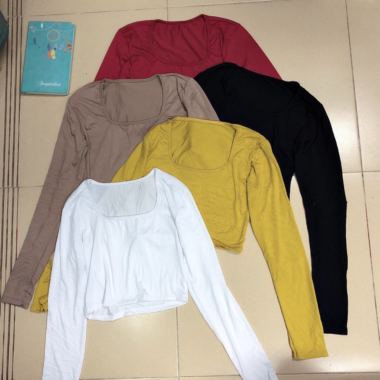 Áo kiểu cổ u trơn dáng croptop siêu xinh
