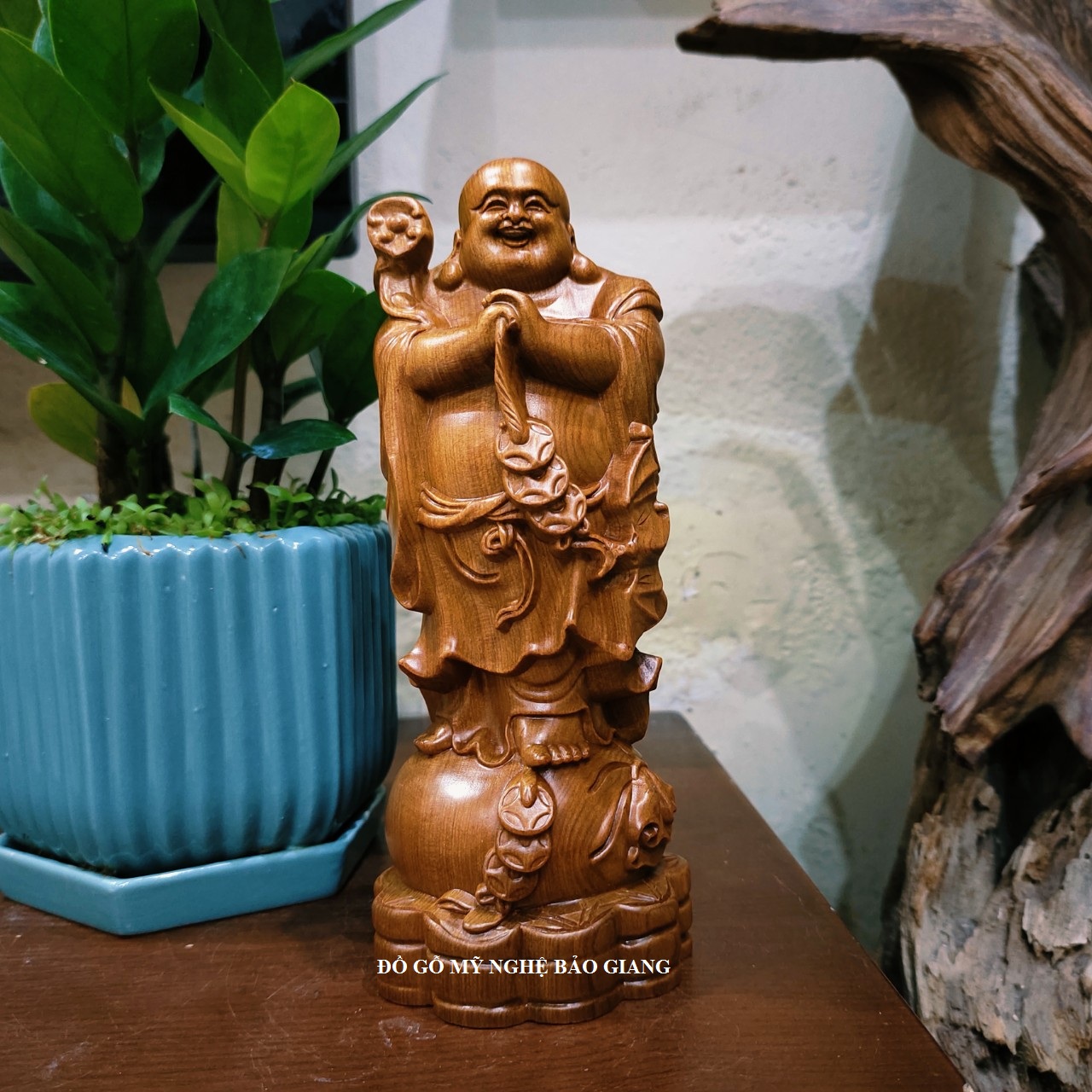 Tượng phật di lặc chúc phúc mẫu mới gỗ bách xanh