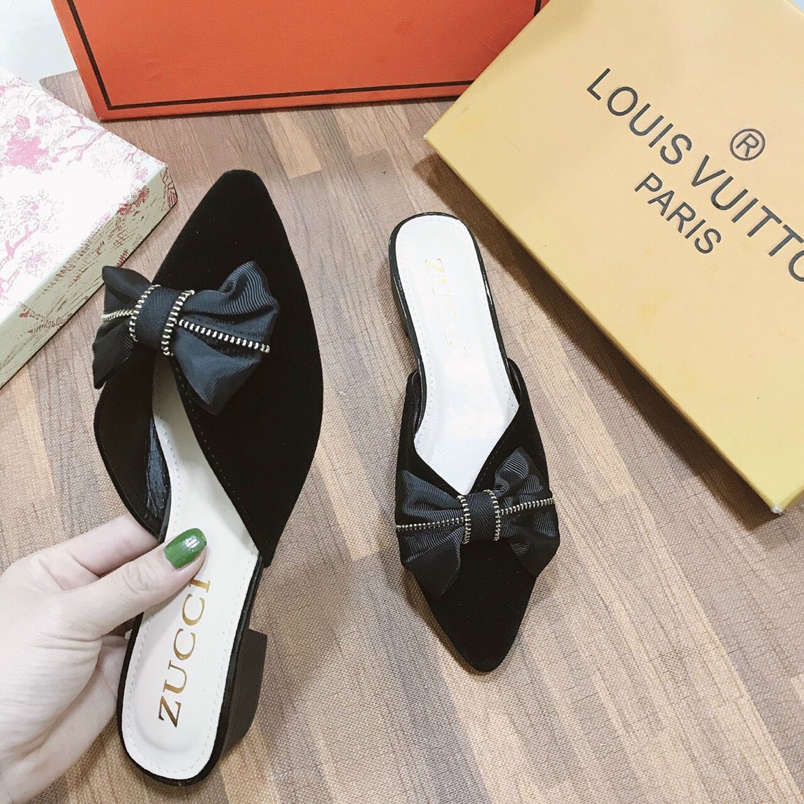 Dép sục nữ phối nơ khóa chất mềm êm chân