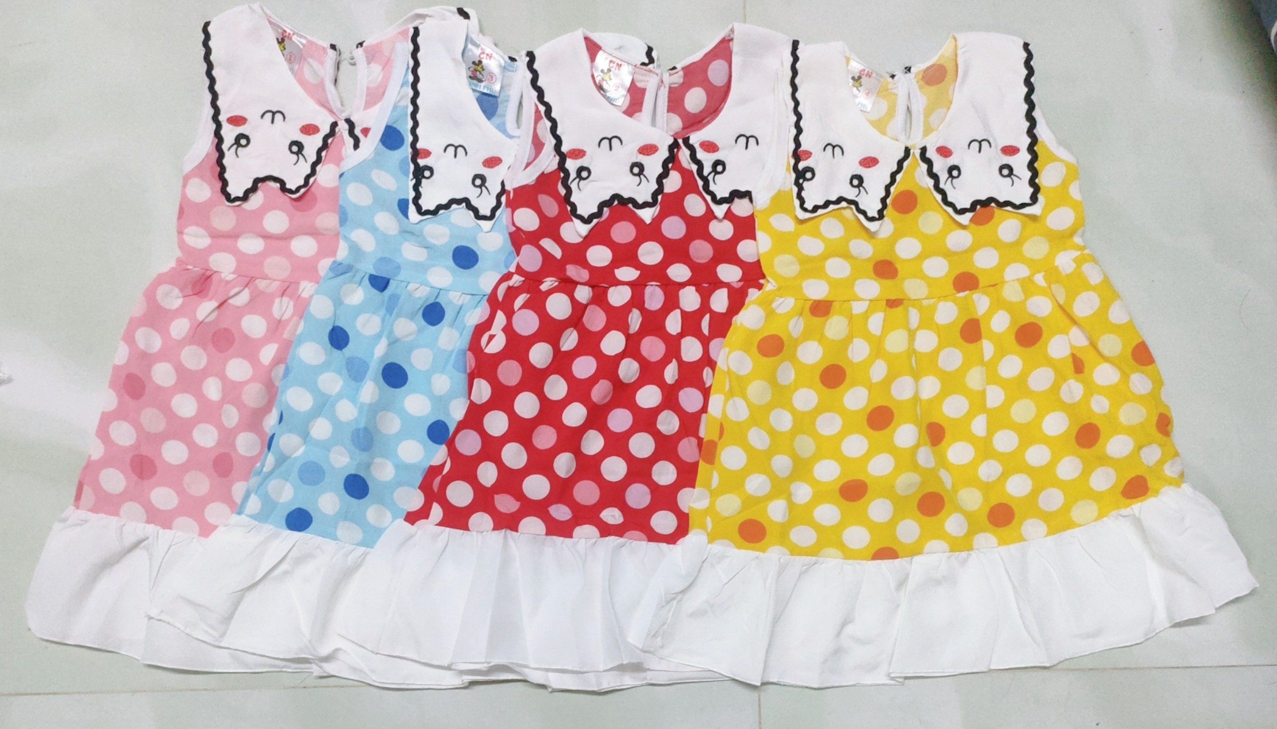 Đầm lụa  bé từ 8-16kg (giao màu ngẫu nhiên)