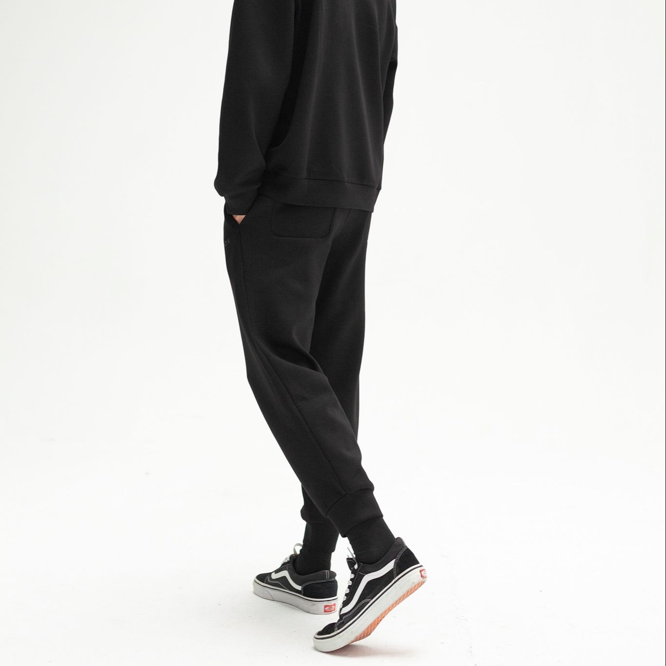 Quần jogger nỉ LOOK SOFT PANT