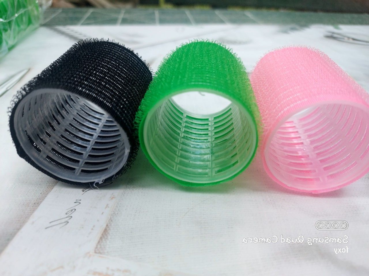 [HCM] Lô Cuốn Tóc tự dính SIZE ĐẠI ,lẻ 1 cái , nhiều màu