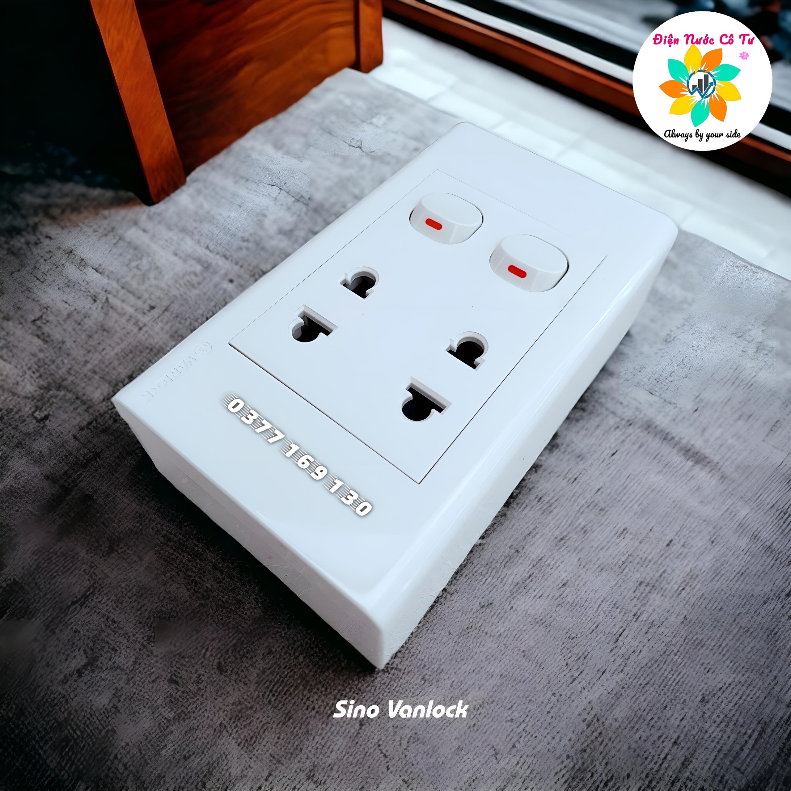 Mặt 2 ổ cắm + 2 lỗ 16A Sino Vanlock