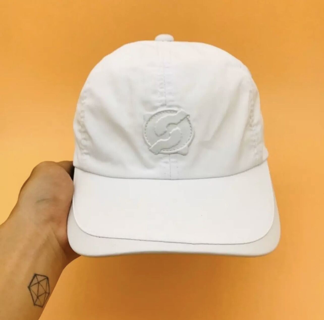 NÓN KẾT DÙ LOGO DA MÀU TRẮNG  CAO CẤP