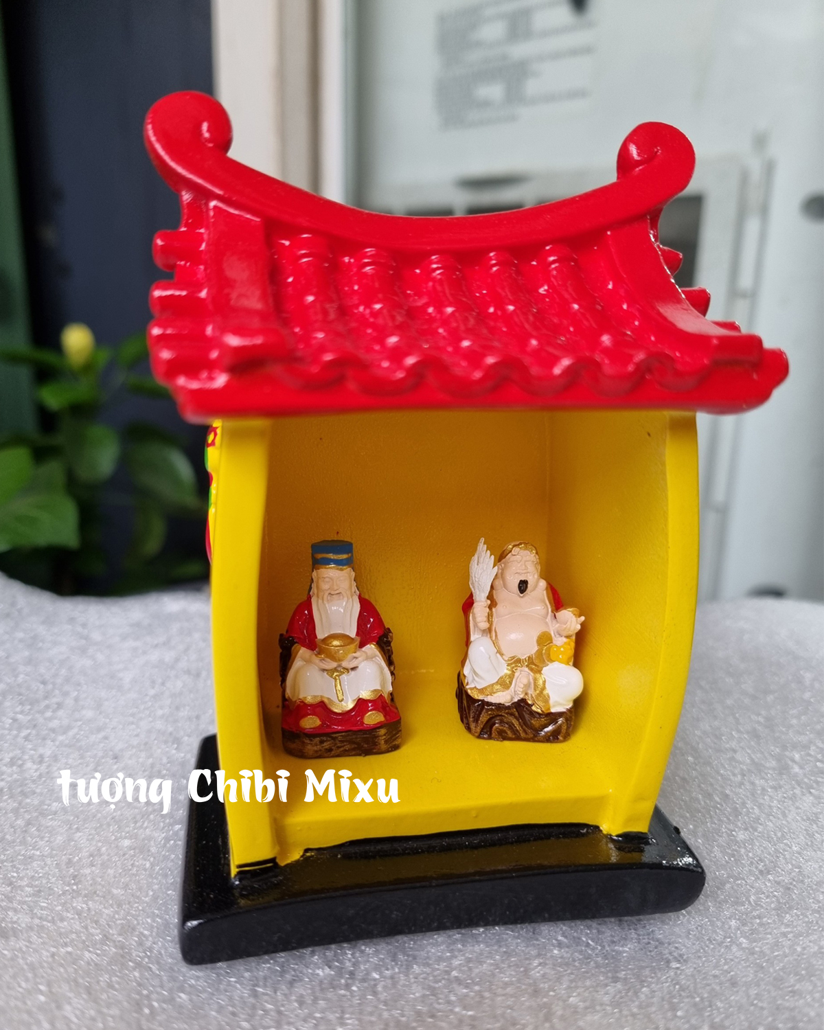 Bộ Tượng Thần Tài và Thổ Địa phong thủy Việt Nam với Miếu Thần Tài đỏ