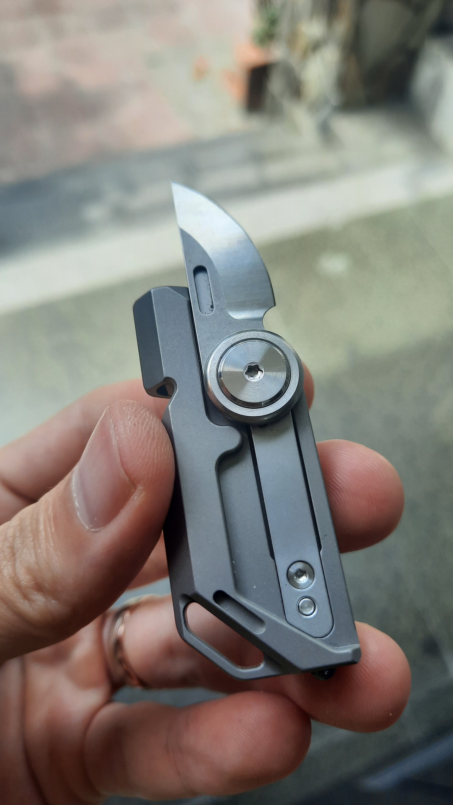 Còi đa năng EDC Tacray titanium