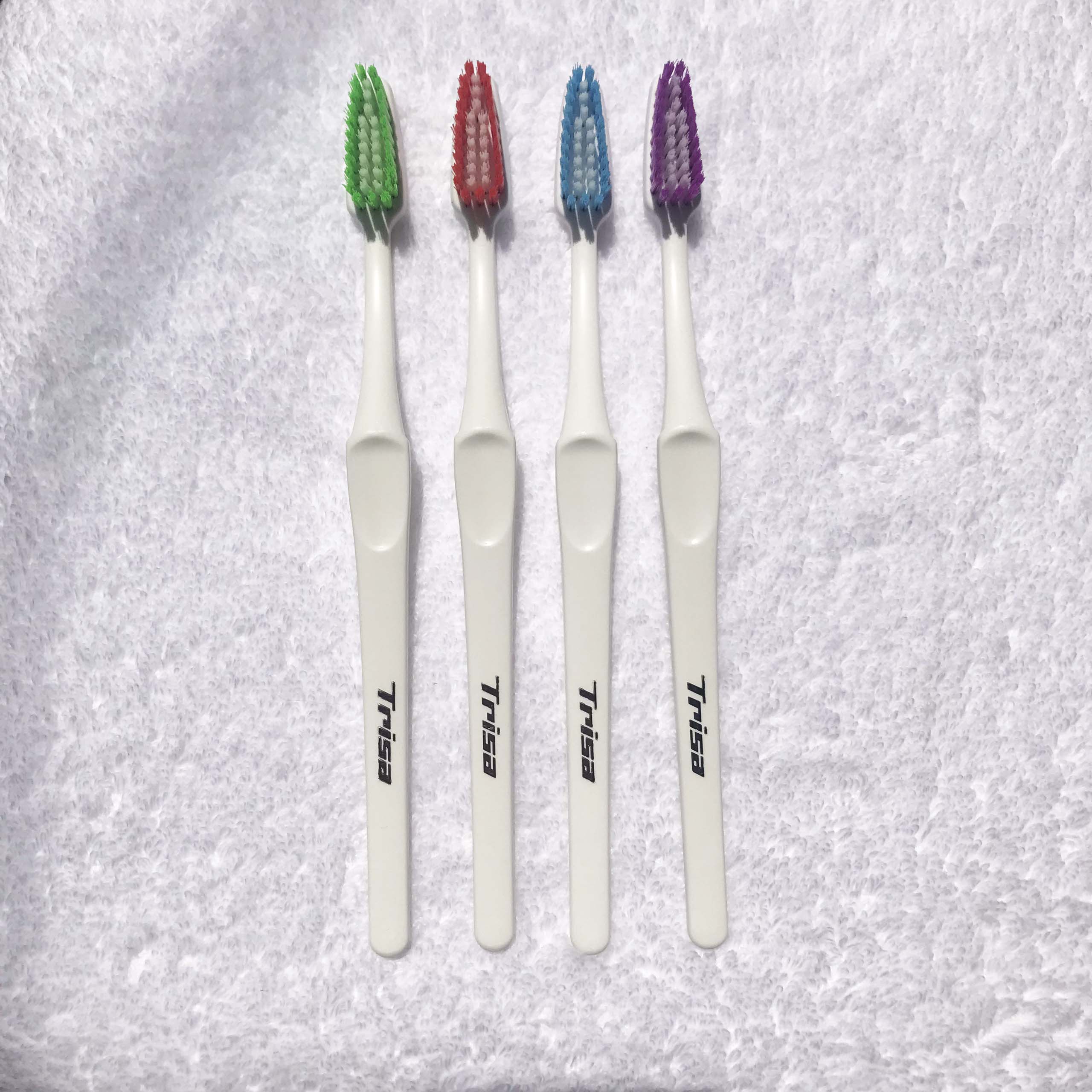 Combo 4 Bàn Chải Đánh Răng Trisa Swiss Clean Medium