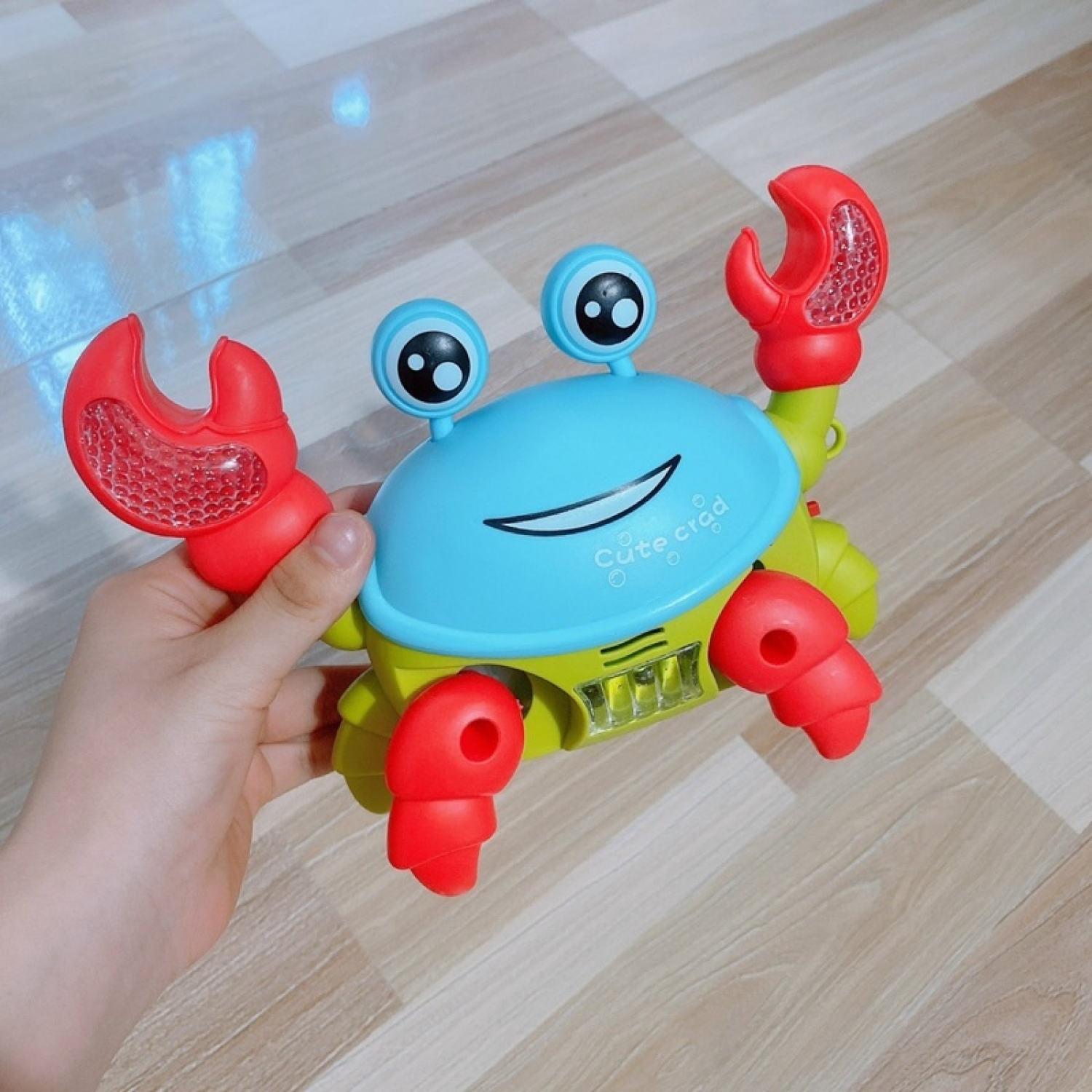 ĐỒ CHƠI CON CUA CHẠY PIN CÓ NHẠC PHÁT SÁNG