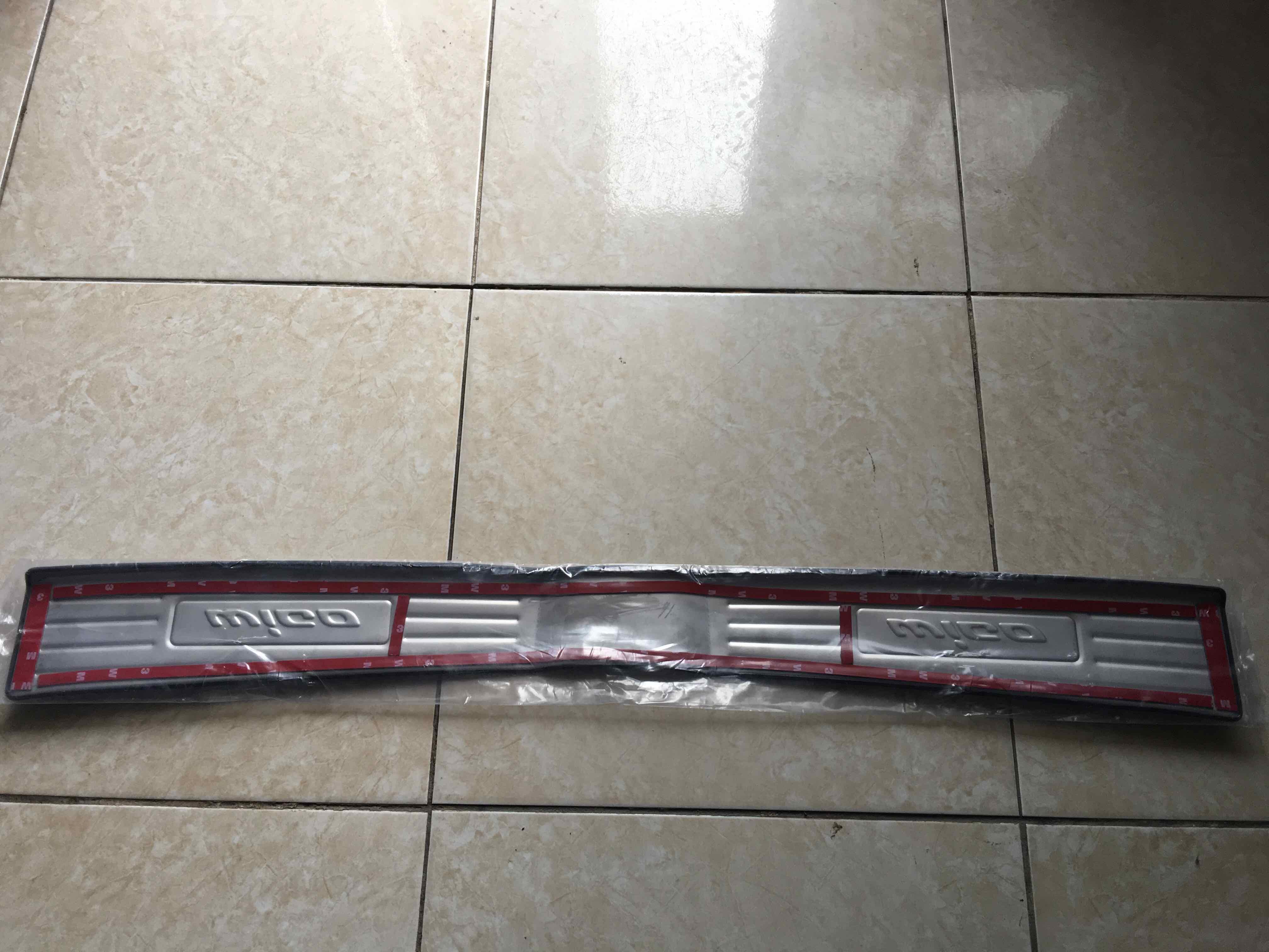 chống trầy cốp ngoài wigo