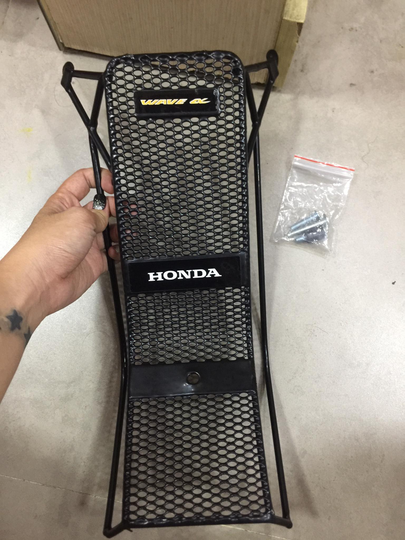 Baga giữa của xe Wave- Anpha dạng lưới.