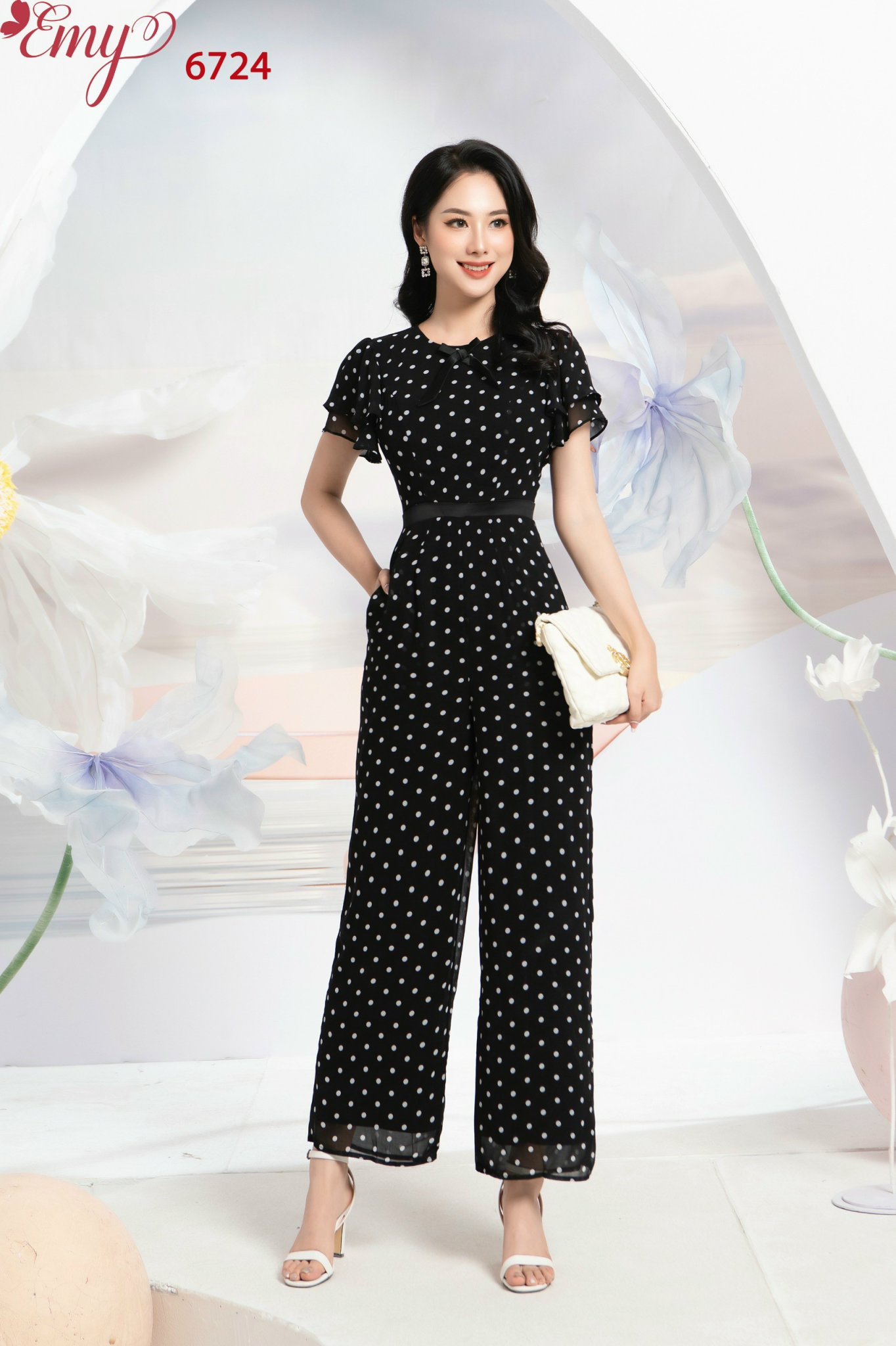 Đầm EMY EM6724 Jump Cổ Tròn Phối Bi