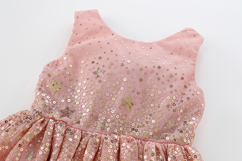 Đầm hồng sequin ngôi sao H&M