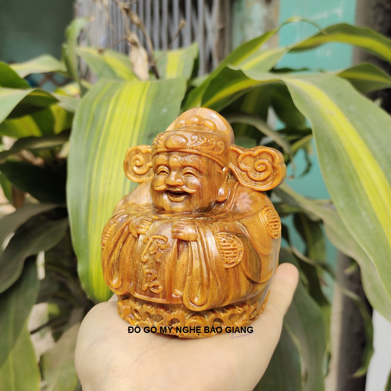 Tượng thần tài gỗ huyết long
