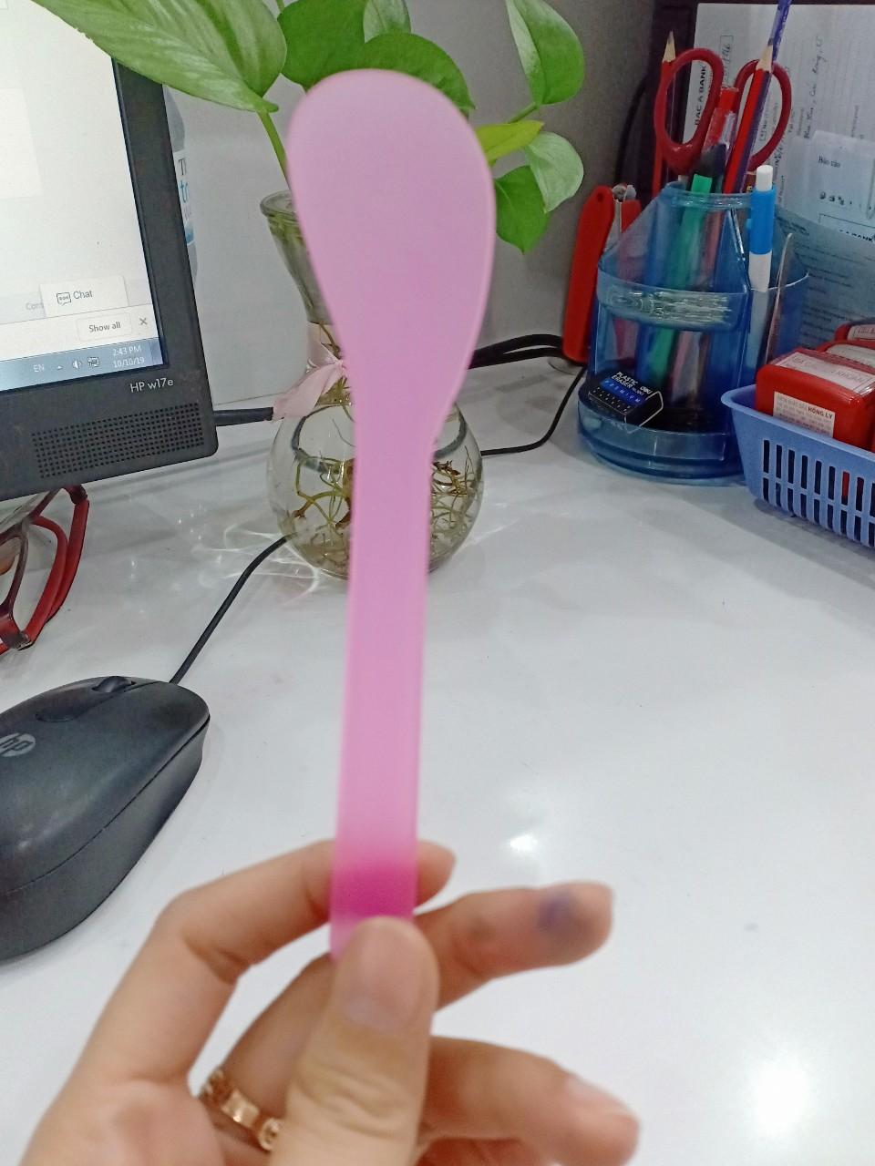 1000 que pha mặt nạ