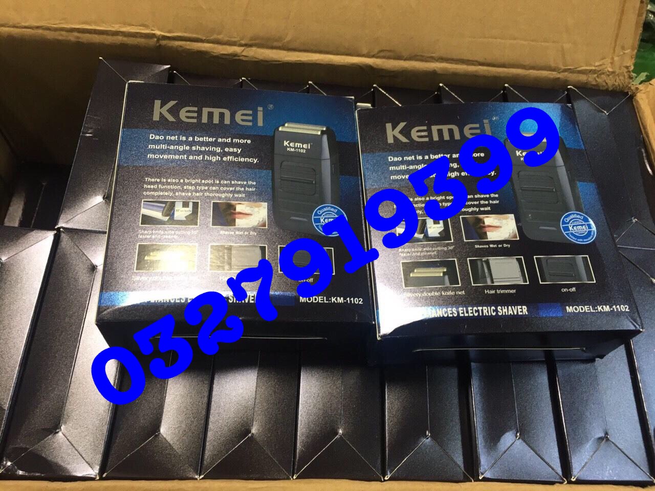 Kemei Máy Cạo Khô Cao Cấp KEMEI 1102 Pin Sạc Dùng 60-90 Phút Sử Dụng 1-2 Giờ Phù Hợp Điện Áp 110-240V Thiết Kế Linh Hoạt Dễ Dàng Xoay Theo Góc Mặt