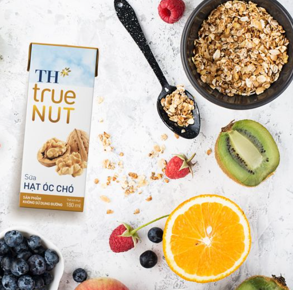 TH True Nut Sữa Hạt (Hạnh Nhân, Óc Chó, Mắc Ca, Hạt & Gấc, Hạt & Nghệ) Lốc 4 Hộp 180ml