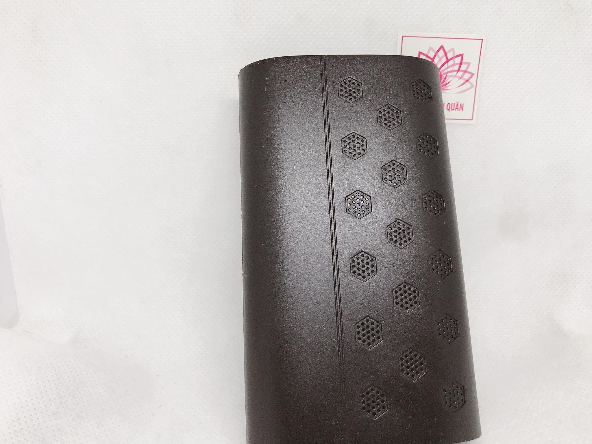 Box sạc dự phòng 3 cell vỏ nhựa ( Màu đen).
