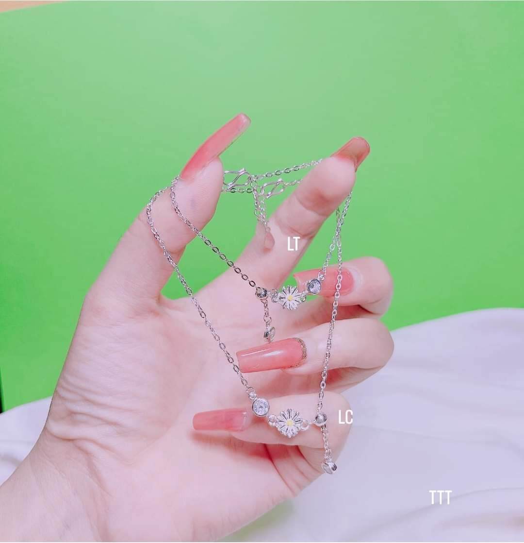 com bo lắc tay +lắc chân.