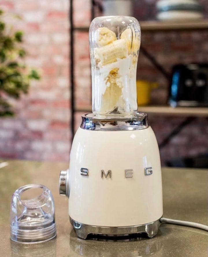 Máy xay sinh tố mini smeg pbf01creu