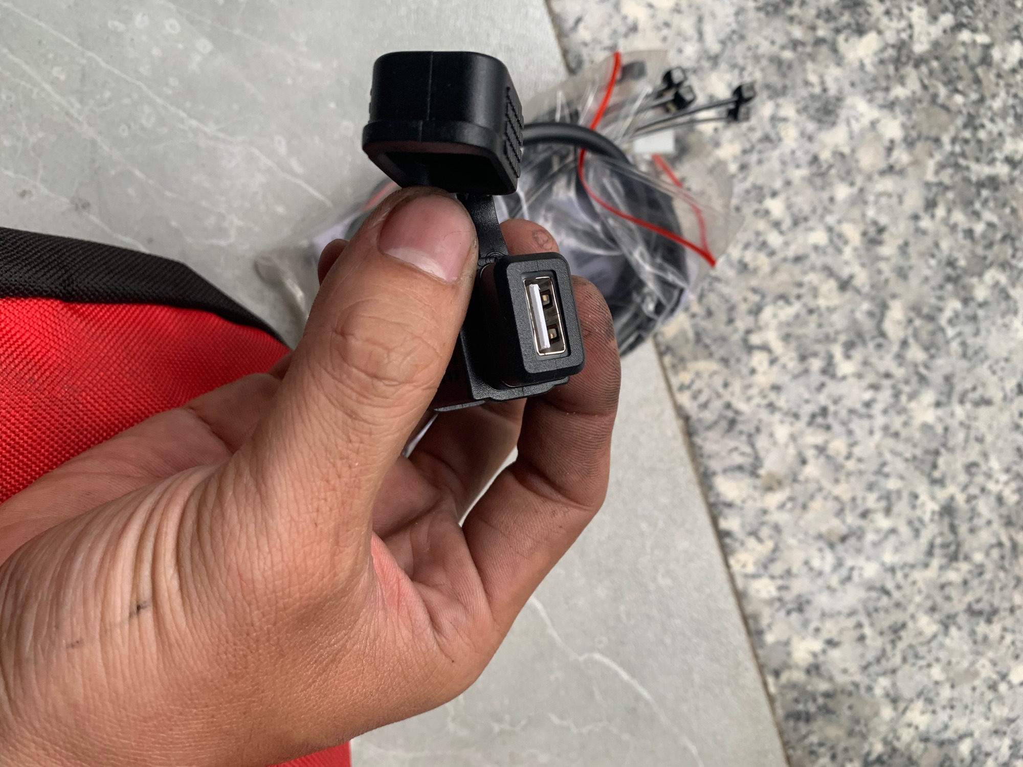 Sạc usb suzuki