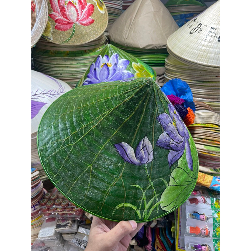 Nón lá sen xứ Huế thủ công