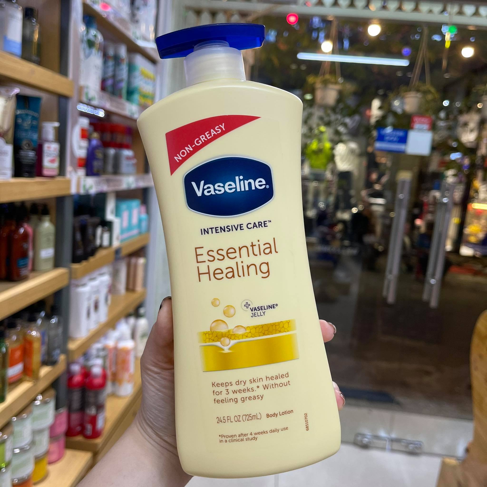 [HCM]Sữa dưỡng thể Vaseline Intensive Care – Essential Healing (725mL)