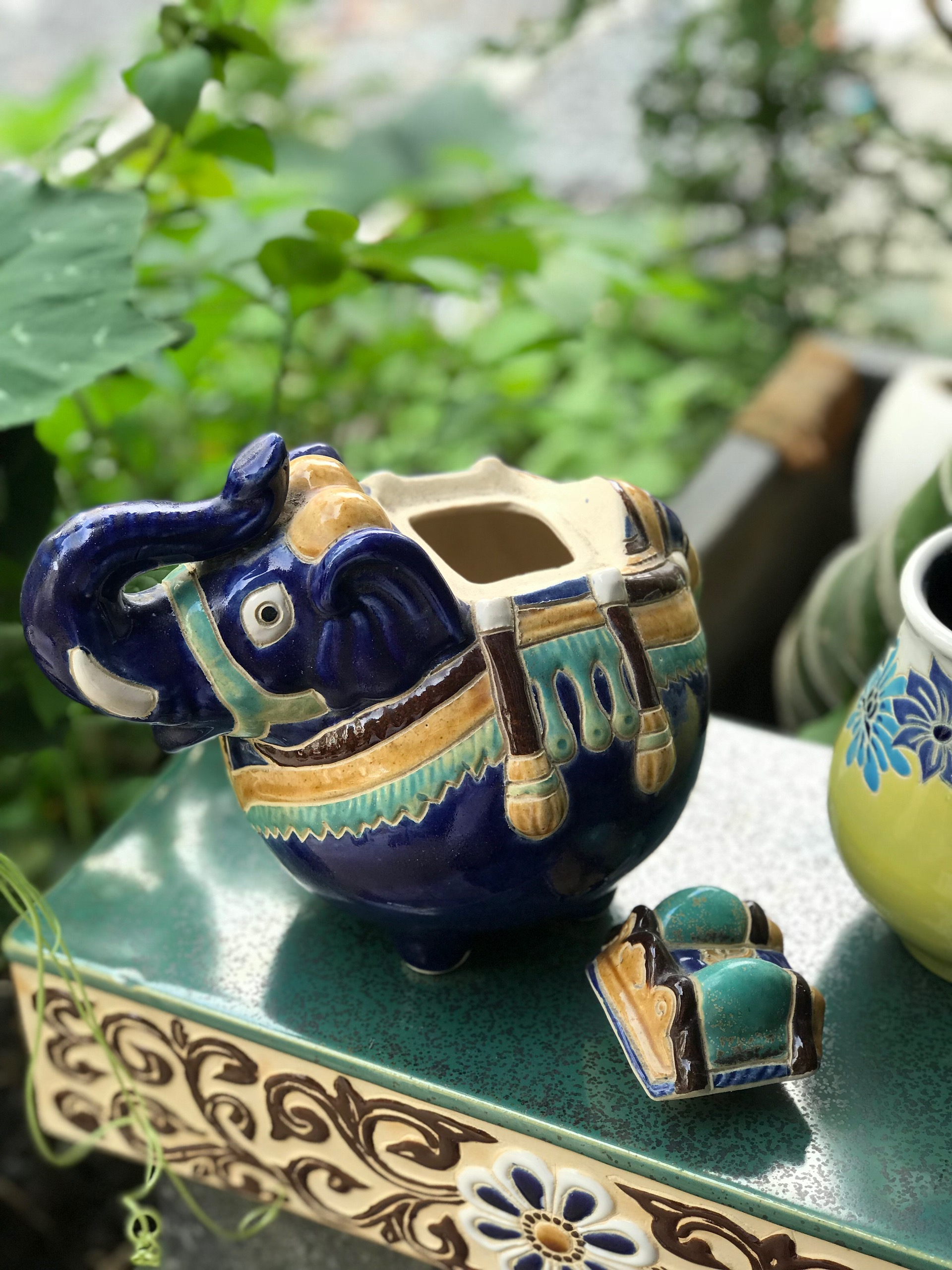 Voi kẹo gốm sứ trang trí Nam Bộ