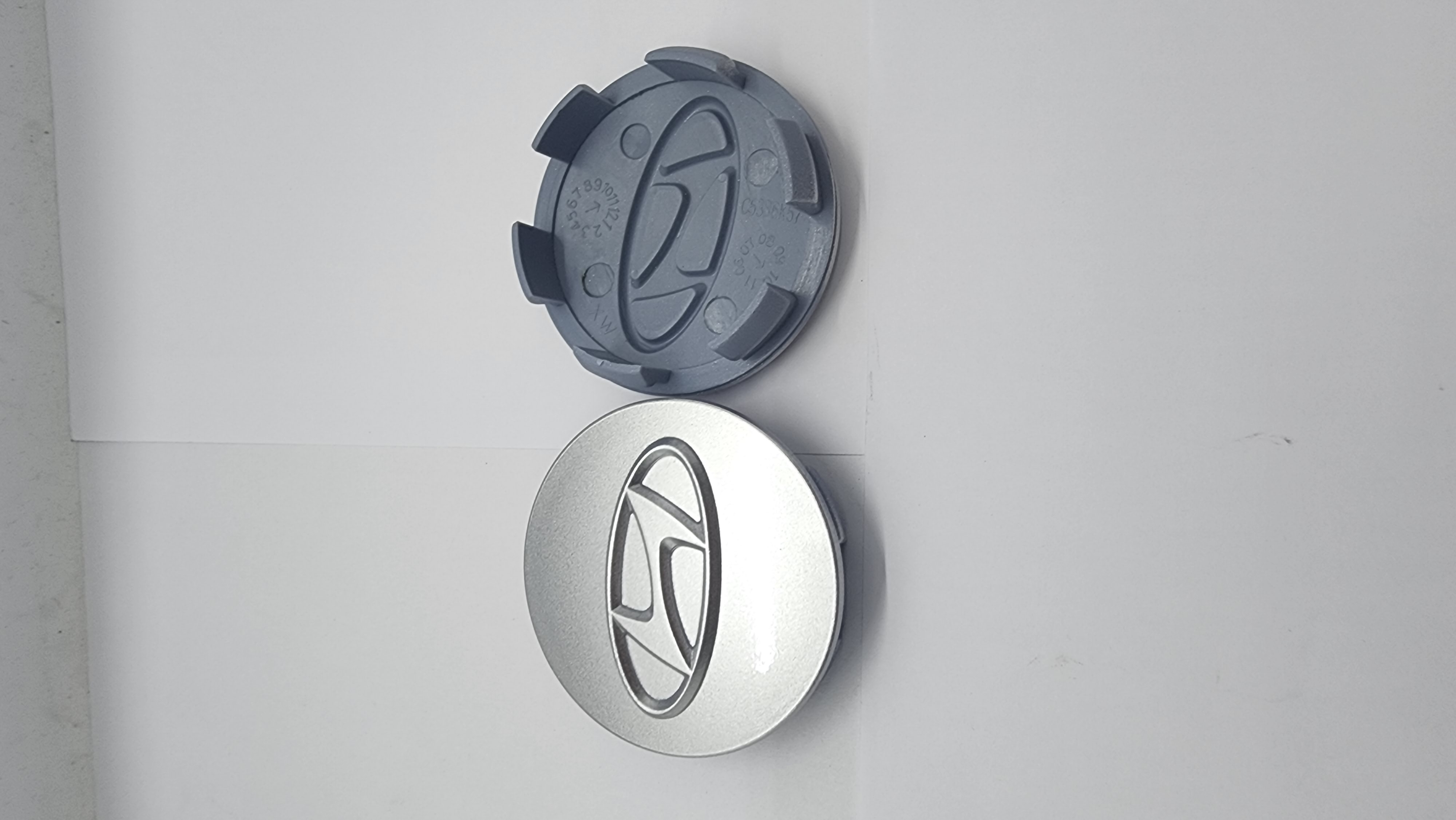 Chụp lazang (chụp mâm) xe Hyundai Size: 57mm