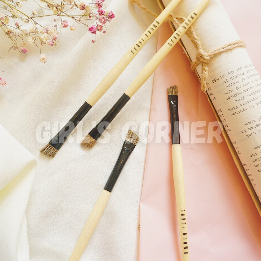 Cọ mày Bobbi Brown Eye Definer
