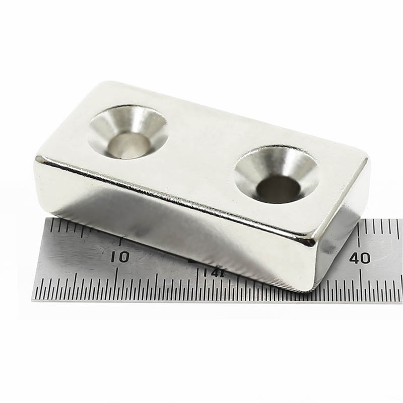Nam châm đất hiếm 2 lỗ vít 40x20x10mm