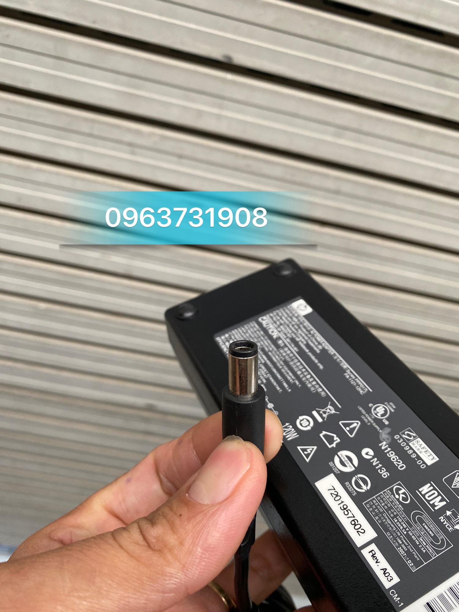 Sạc laptop Hp 18.5V-6.5A 120W do HP cung cấp