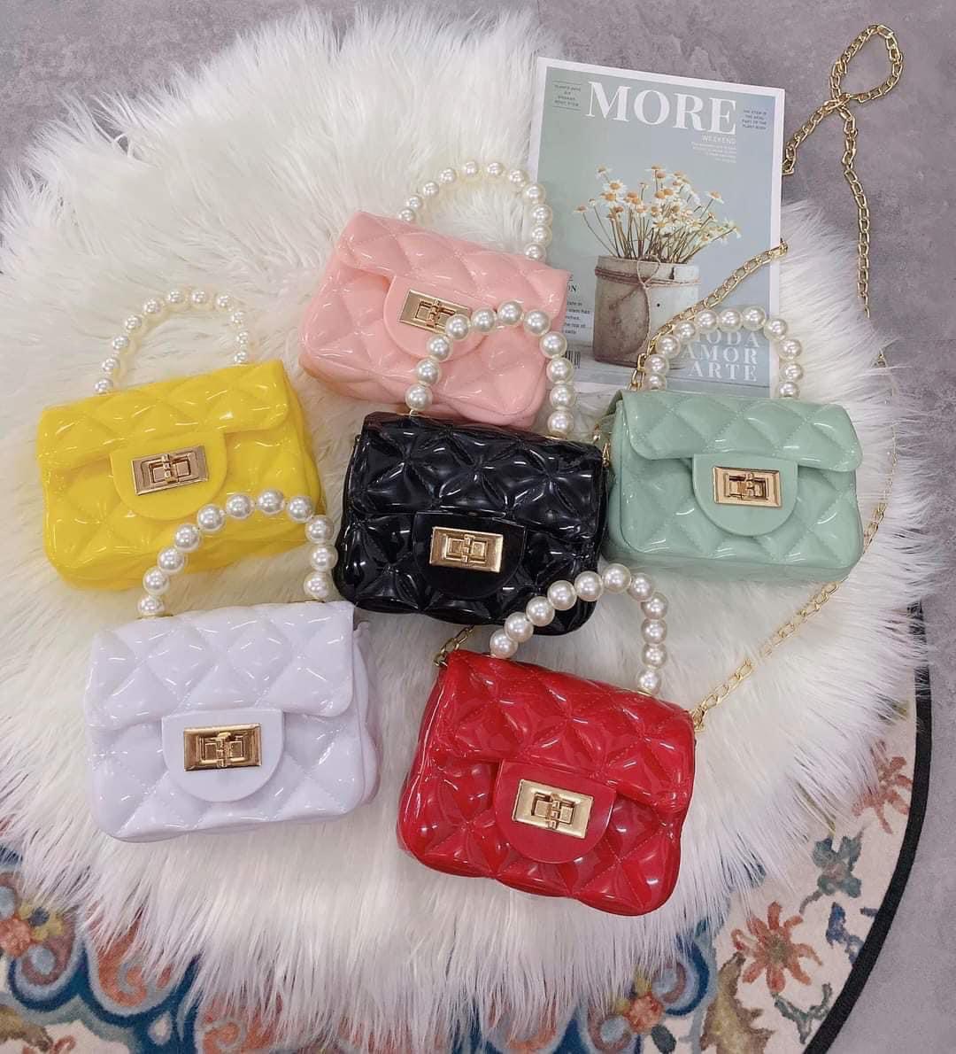 Túi đeo bé gái quai ngọc trai