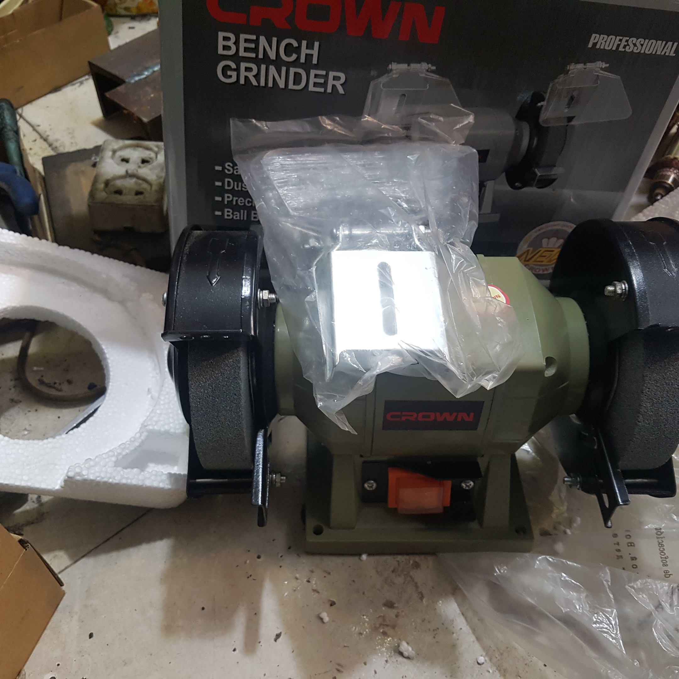 Máy mài 2 đá CT13332 250W