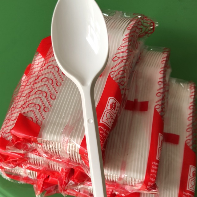 Thìa nhựa trắng cao cấp dùng 1 lần