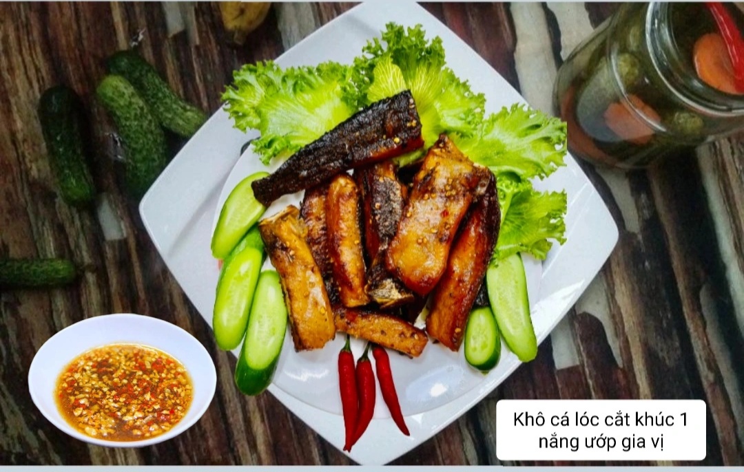 Khô cá lóc không xương cắt khúc