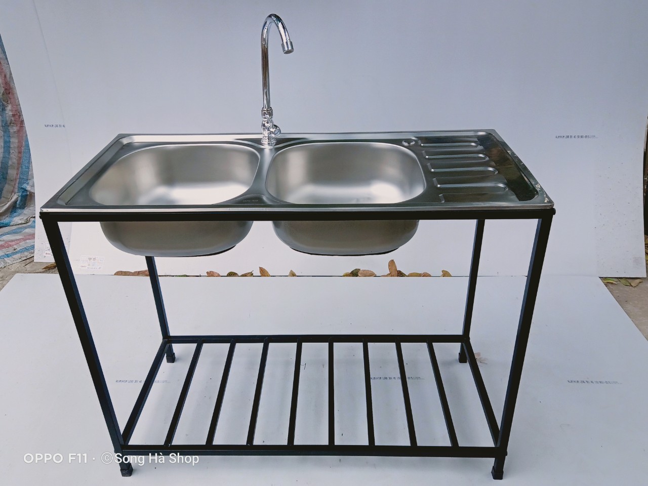 Chậu rửa 2 hố  46x100 cm có đợt  ( Khung sắt mạ kẽm sơn đen)