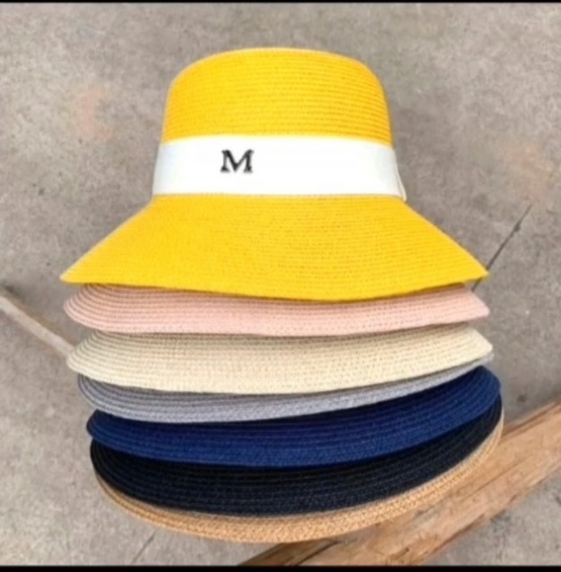 Mũ cói chữ M siêu hót