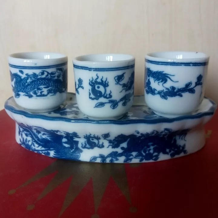 Bộ kỷ ban thờ 3 chén, gốm sứ Bát Tràng