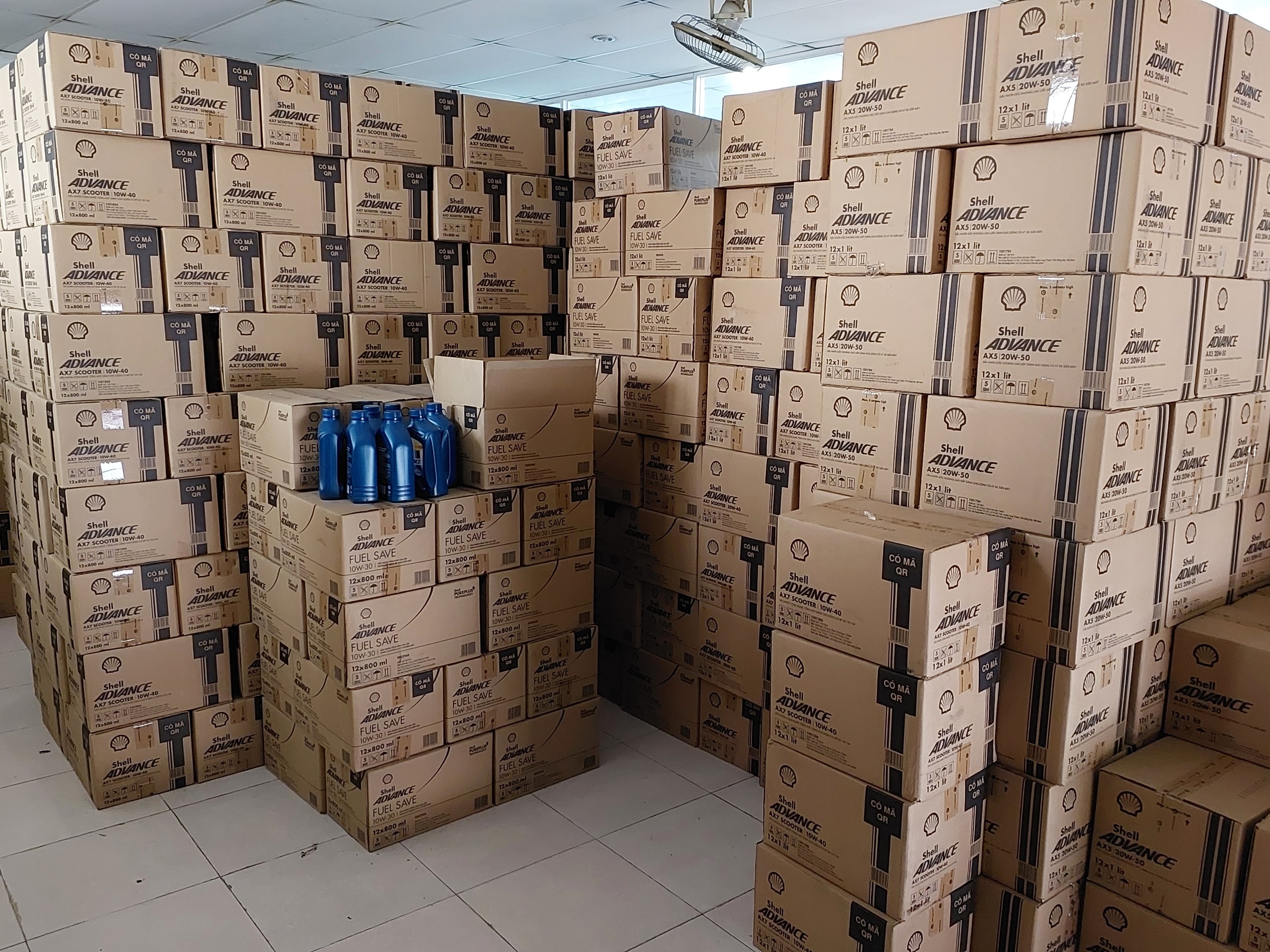 Nhớt Xe Shell Helix Hx5 15W-40 (4L)