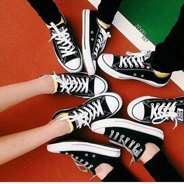 Giày Sneaker Bata Nam Classic Buộc Dây Cổ Thấp Màu Đen