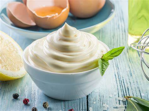 Sốt Mayonnaise Ít Béo Light Mayonaise Hellmann's 400g