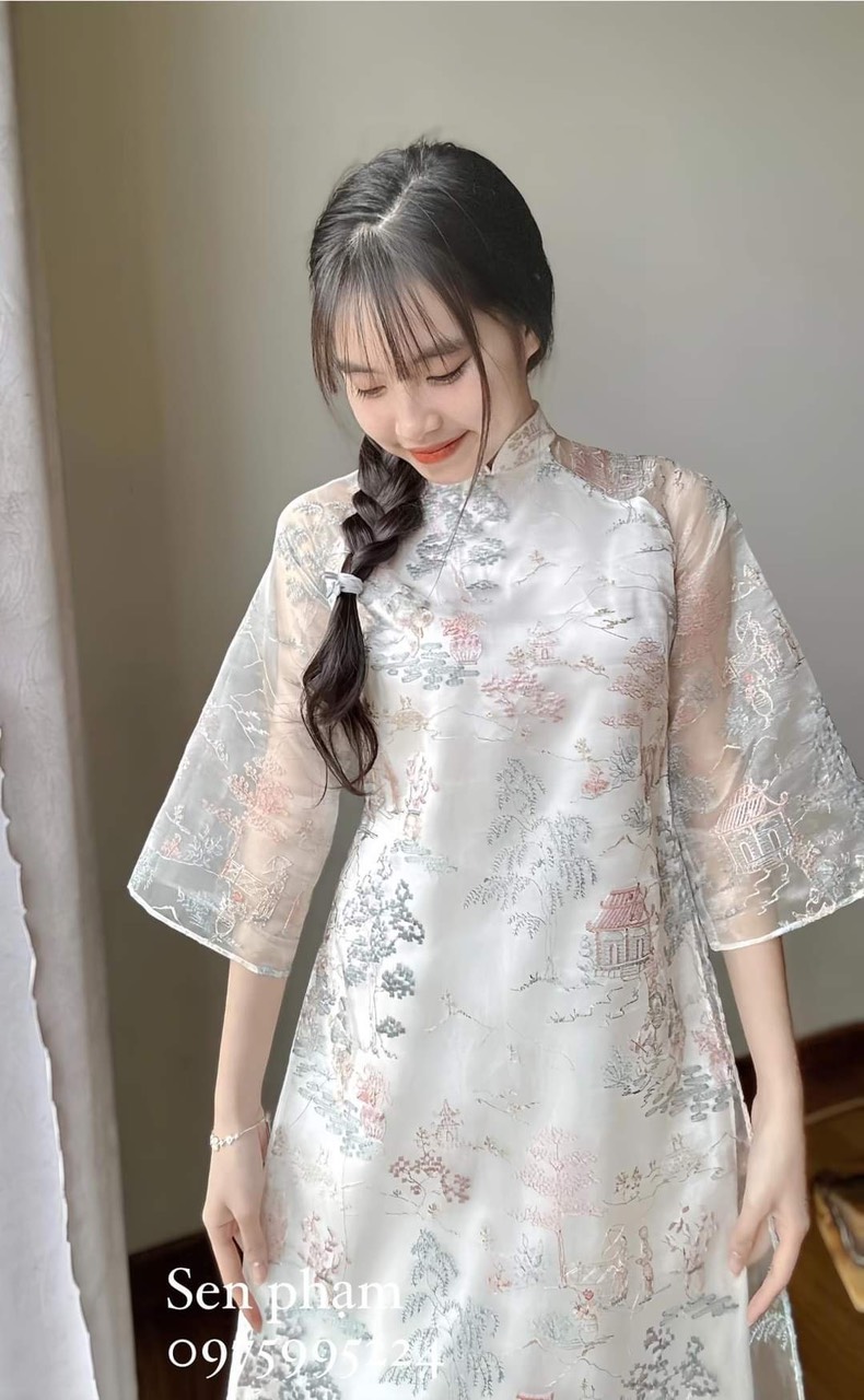 Áo dài cách tân Vải tơ thêu 4 tà tay lỡ thêu nổi