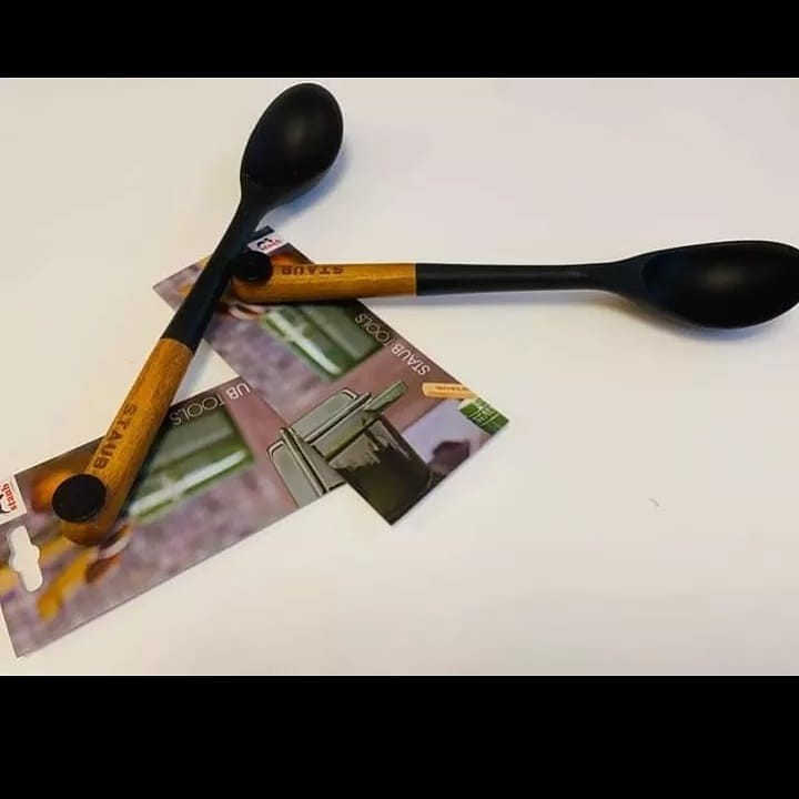 MUÔI XÀO NẤU CÁN GỖ STAUB