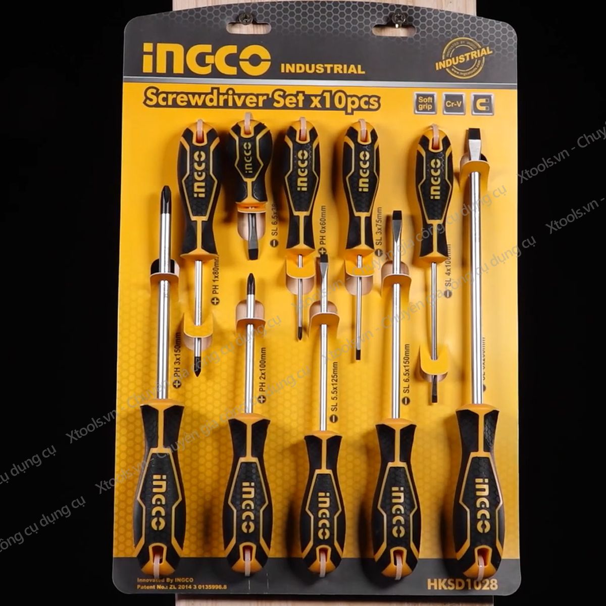 Bộ 10 tua vít HKSD1028 thiết kế nhỏ gọn. Bộ tuốc nơ vít chất liệu CR-V, đuôi tròn, tay cầm bọc thêm 1 lớp nhựa tạo cảm giác êm ái