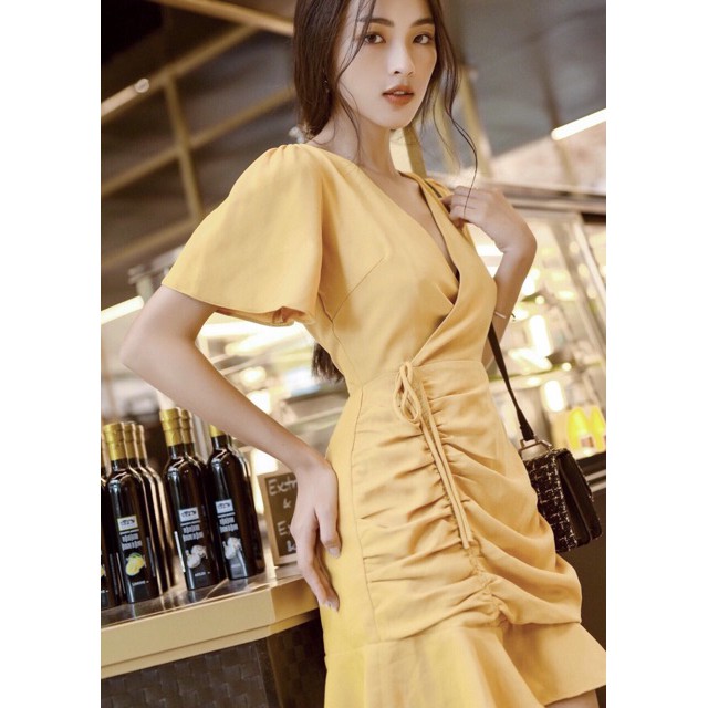 Đầm vàng tùng rút dây