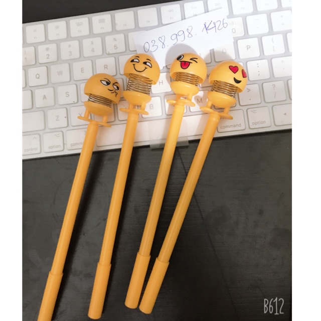 1 Cây bút nước bi cảm xúc lò xo
