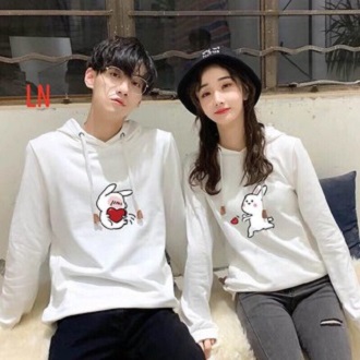 Áo đôi có mũ( 2 áo) in thỏ đẩy tim áo đôi ý nghĩa
