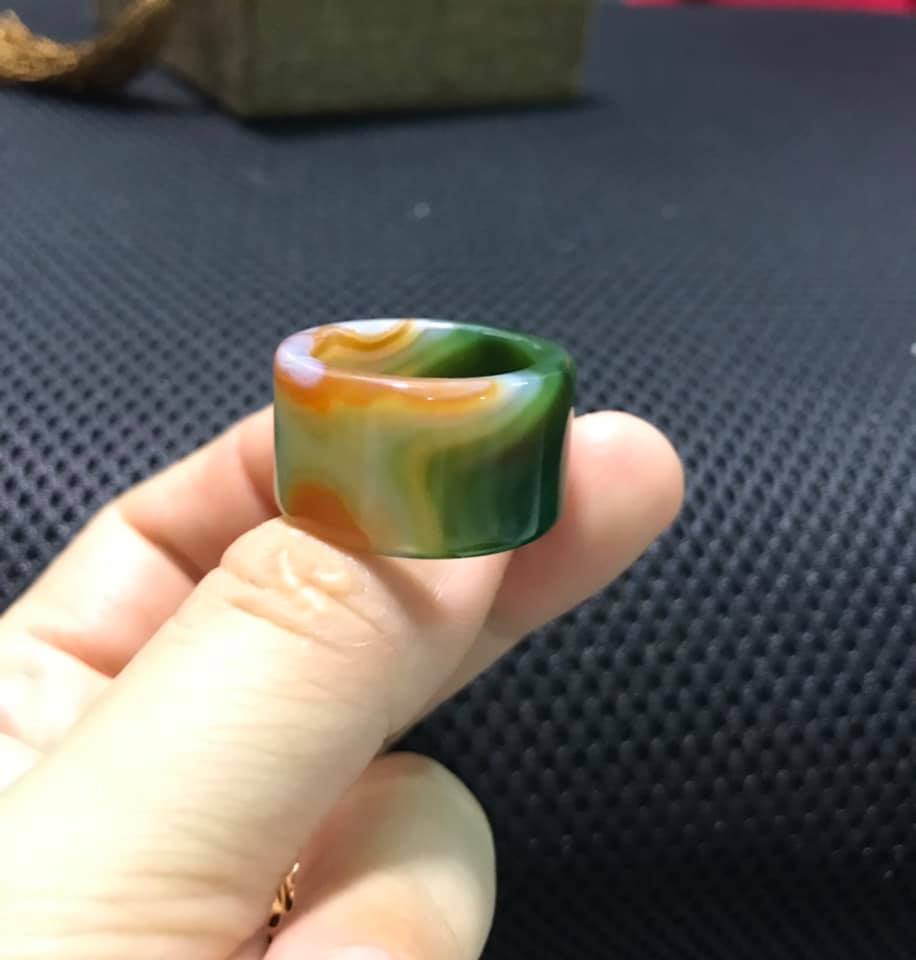 NHẪN CÀN LONG ĐÁ MÃ NÃO XANH