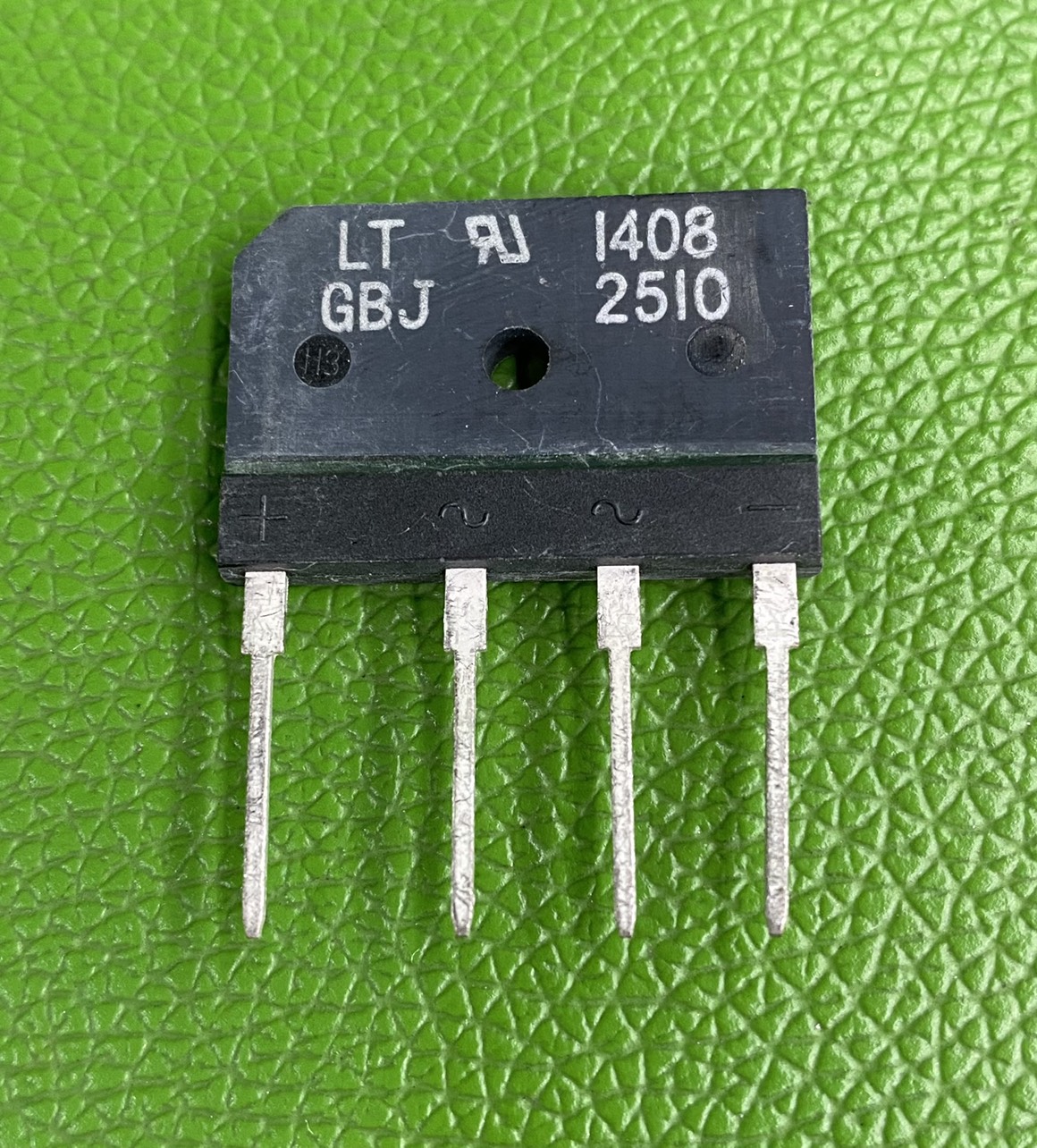 Diode Cầu 25A 1000V GBJ 2510 Dẹp NEW