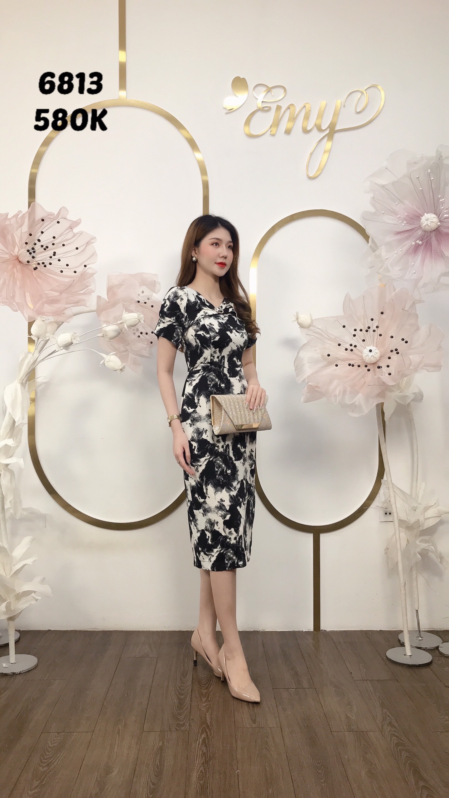 Đầm EMY EM6813 Body Midi Cổ Gắn Khoen